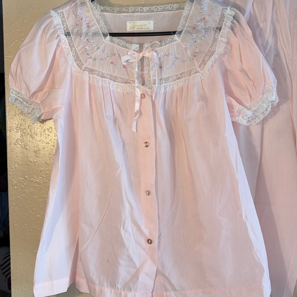 VINTAGE BARBIZON PAJAMA SET. light pink, short sleeve balloon sleeve lace with e - Picture 3 of 11
